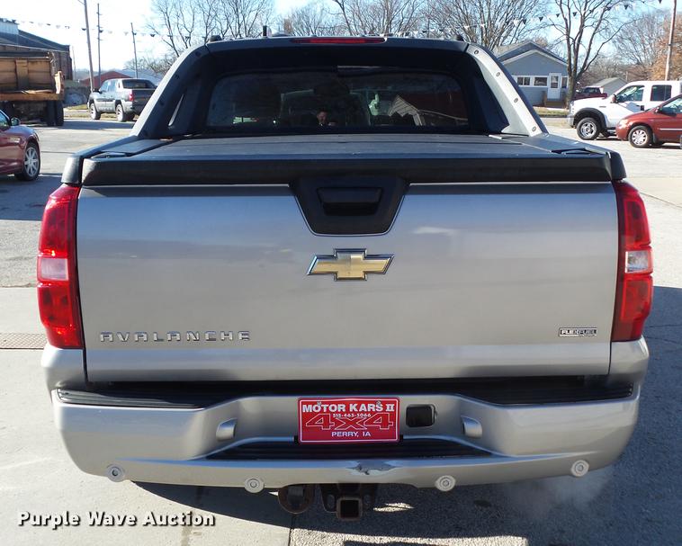 image for item EM9049 2007 Chevrolet Avalanche 1500 pickup truck