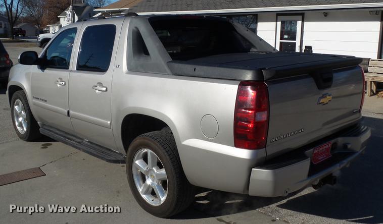 image for item EM9049 2007 Chevrolet Avalanche 1500 pickup truck
