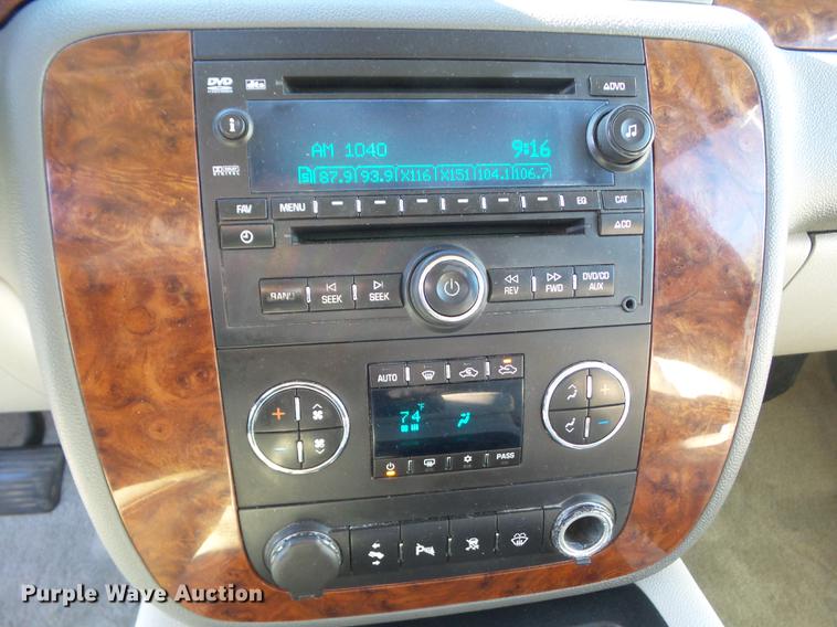 image for item EM9049 2007 Chevrolet Avalanche 1500 pickup truck