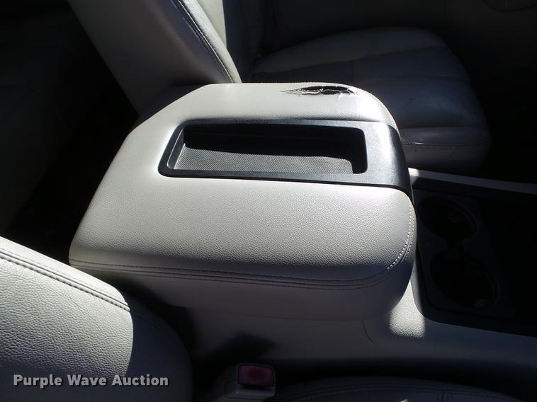 image for item EM9049 2007 Chevrolet Avalanche 1500 pickup truck