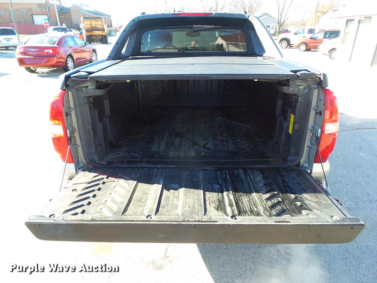 image for item EM9049 2007 Chevrolet Avalanche 1500 pickup truck