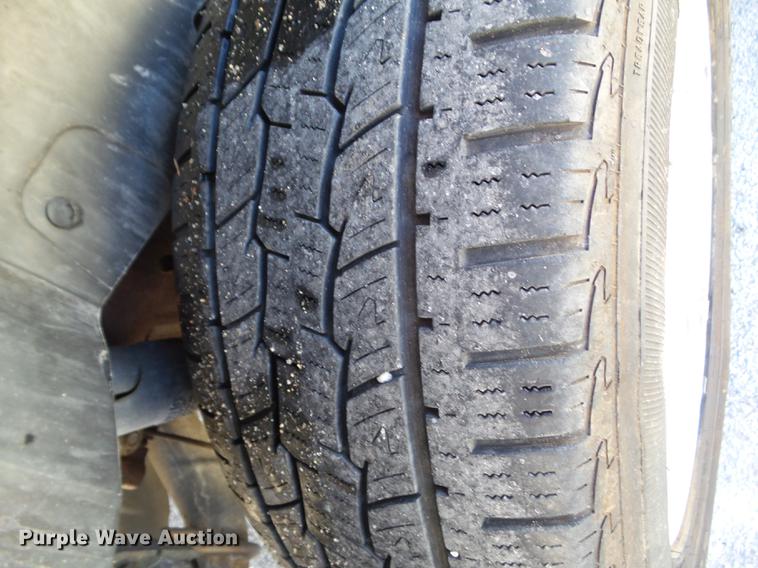 image for item EM9049 2007 Chevrolet Avalanche 1500 pickup truck