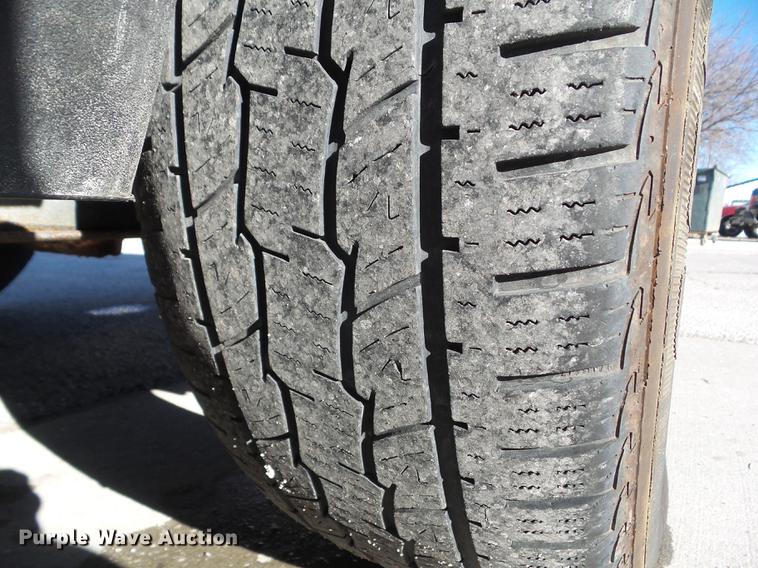 image for item EM9049 2007 Chevrolet Avalanche 1500 pickup truck