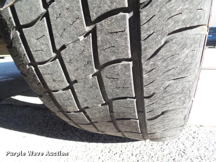 image for item EM9049 2007 Chevrolet Avalanche 1500 pickup truck