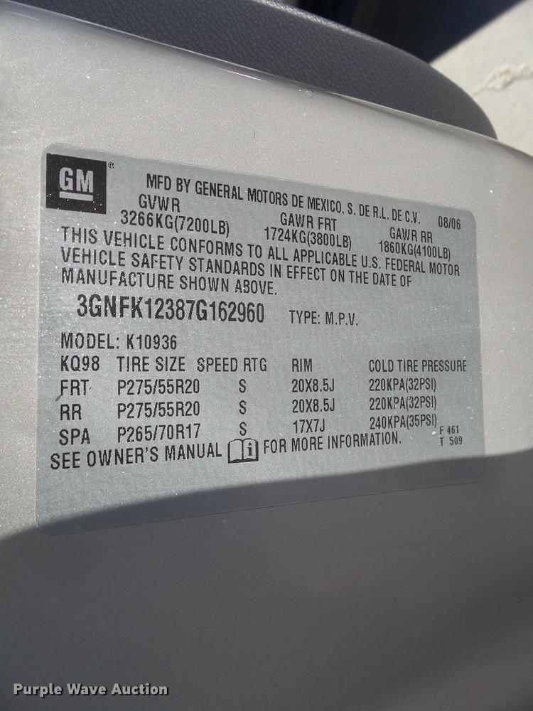 image for item EM9049 2007 Chevrolet Avalanche 1500 pickup truck