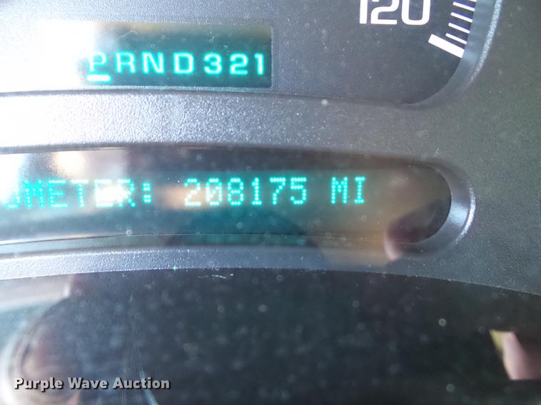 image for item EM9050 2003 Chevrolet Avalanche 1500 pickup truck