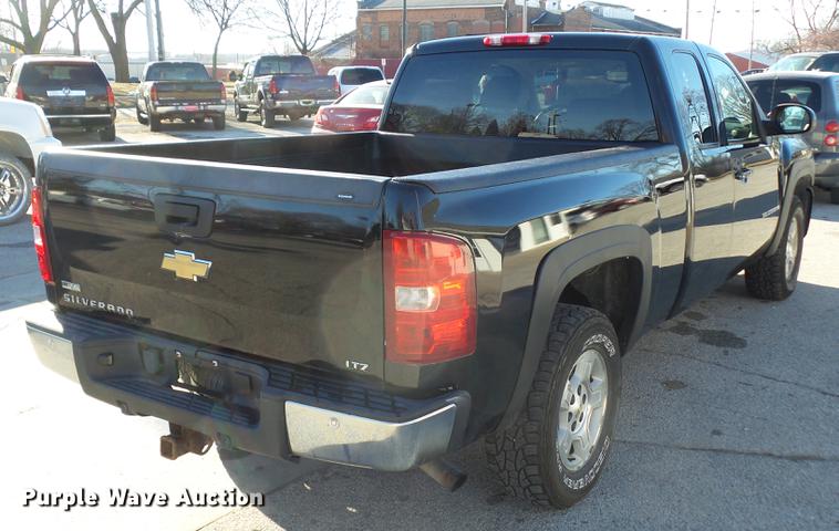 image for item EM9051 2007 Chevrolet Silverado 1500 Ext. Cab pickup truck