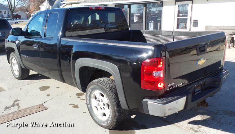 image for item EM9051 2007 Chevrolet Silverado 1500 Ext. Cab pickup truck