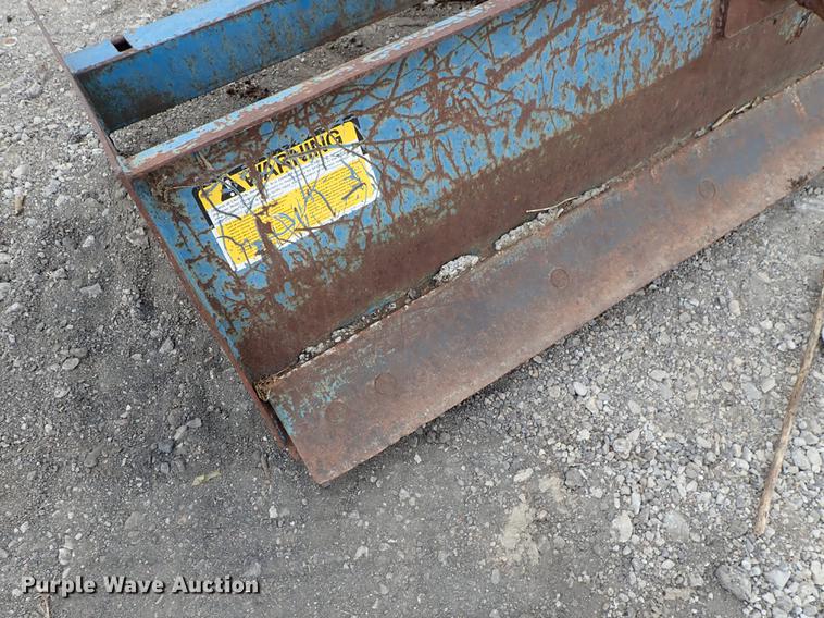 image for item EM9397 Rhino B72 box blade