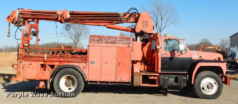image for item ER9319 1994 Ford F800 digger derrick truck