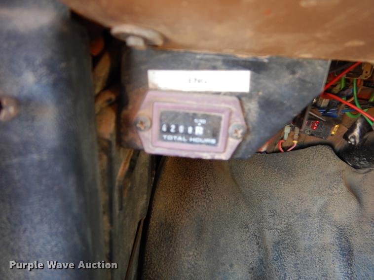 image for item ER9319 1994 Ford F800 digger derrick truck