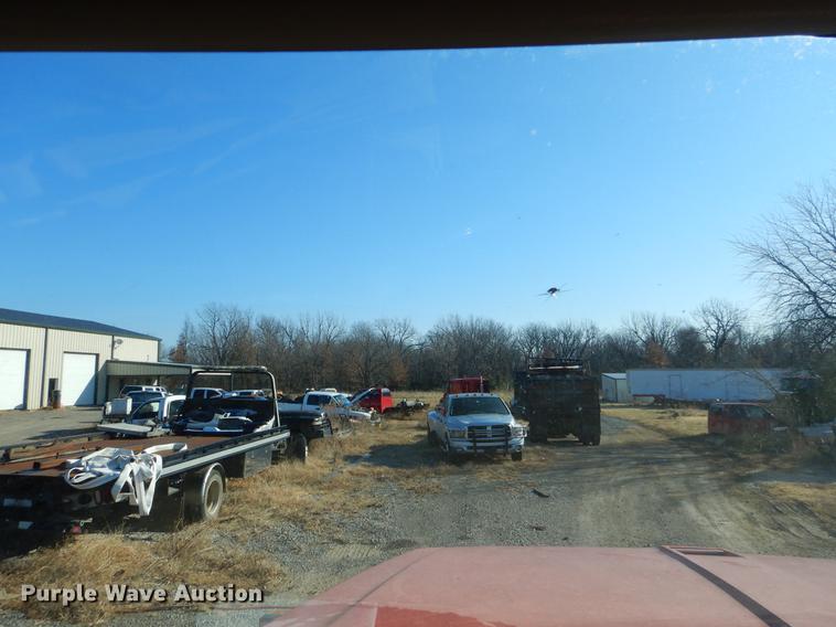 image for item ER9319 1994 Ford F800 digger derrick truck