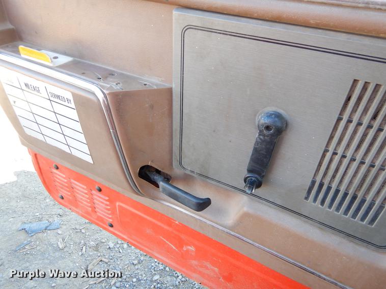 image for item ER9319 1994 Ford F800 digger derrick truck