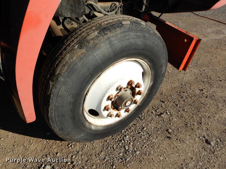 image for item ER9319 1994 Ford F800 digger derrick truck