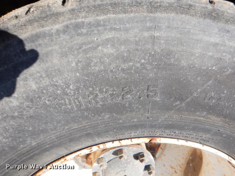 image for item ER9319 1994 Ford F800 digger derrick truck