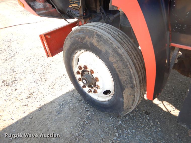 image for item ER9319 1994 Ford F800 digger derrick truck