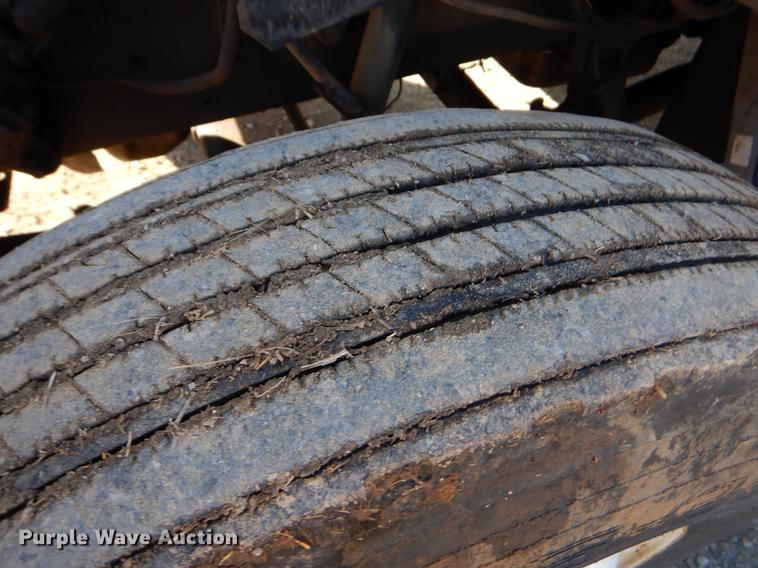 image for item ER9319 1994 Ford F800 digger derrick truck