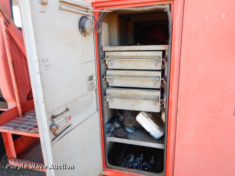 image for item ER9319 1994 Ford F800 digger derrick truck