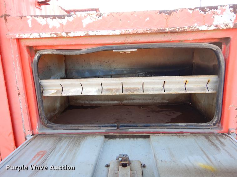 image for item ER9319 1994 Ford F800 digger derrick truck