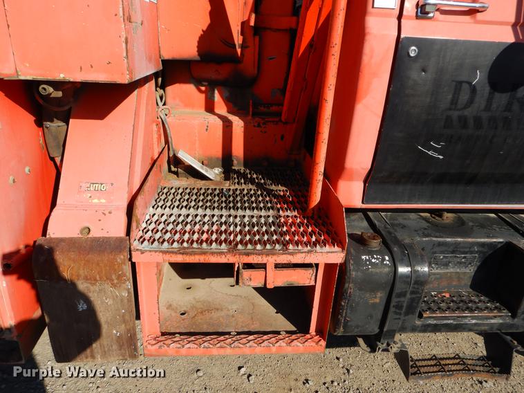 image for item ER9319 1994 Ford F800 digger derrick truck