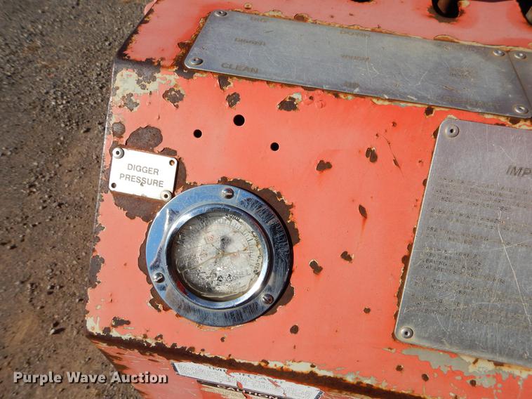 image for item ER9319 1994 Ford F800 digger derrick truck