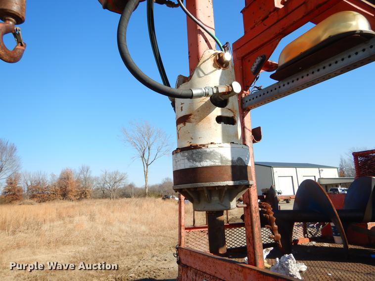 image for item ER9319 1994 Ford F800 digger derrick truck