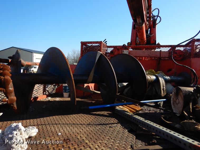 image for item ER9319 1994 Ford F800 digger derrick truck