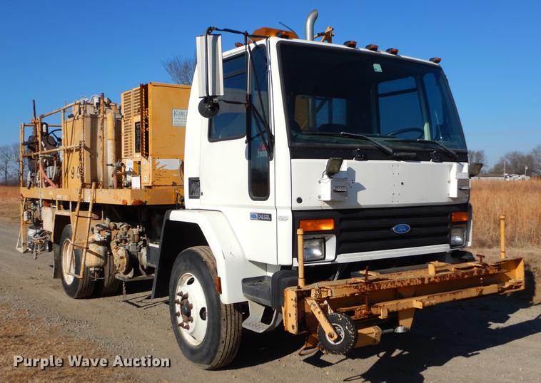 image for item ER9320 1992 Ford CF7000 road striper truck