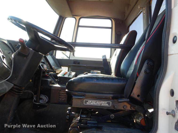 image for item ER9320 1992 Ford CF7000 road striper truck