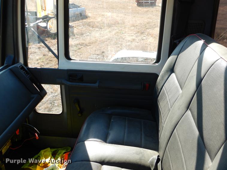 image for item ER9320 1992 Ford CF7000 road striper truck