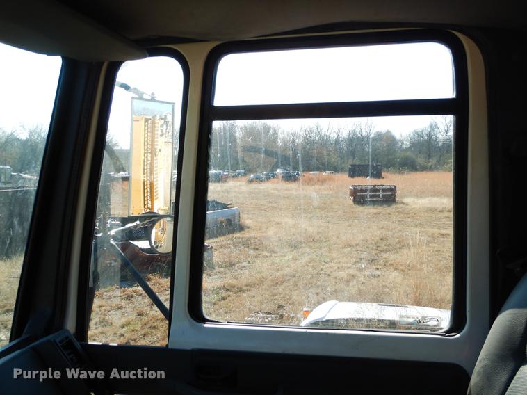 image for item ER9320 1992 Ford CF7000 road striper truck