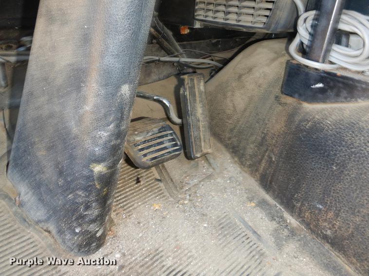 image for item ER9320 1992 Ford CF7000 road striper truck