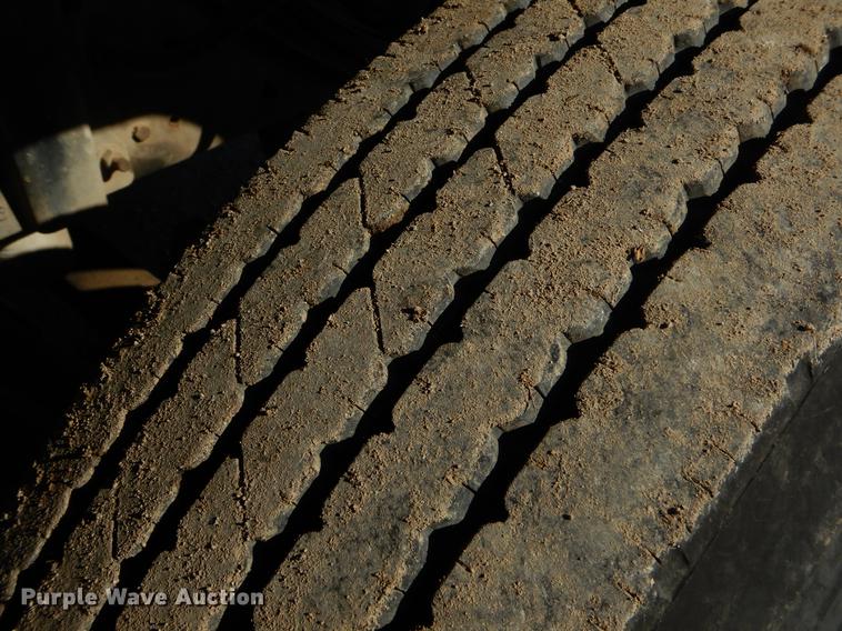 image for item ER9320 1992 Ford CF7000 road striper truck