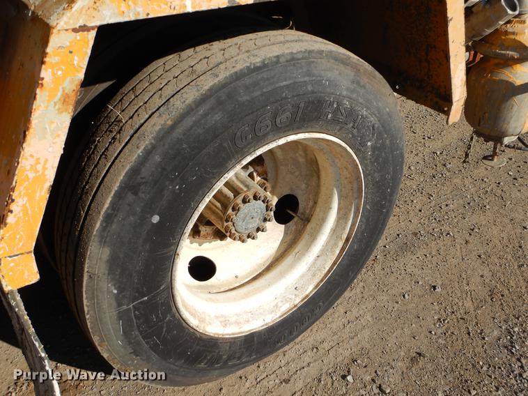 image for item ER9320 1992 Ford CF7000 road striper truck