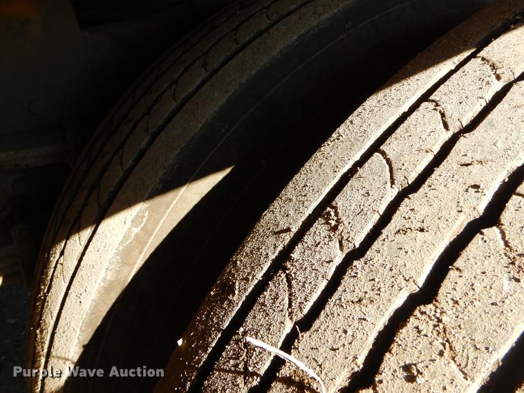 image for item ER9320 1992 Ford CF7000 road striper truck