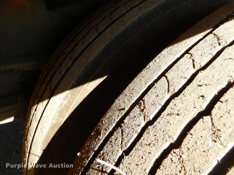 image for item ER9320 1992 Ford CF7000 road striper truck