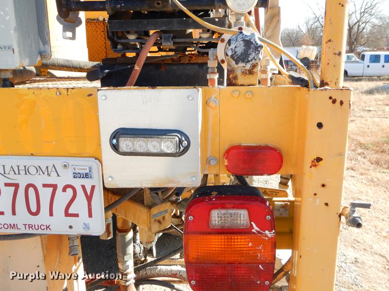 image for item ER9320 1992 Ford CF7000 road striper truck