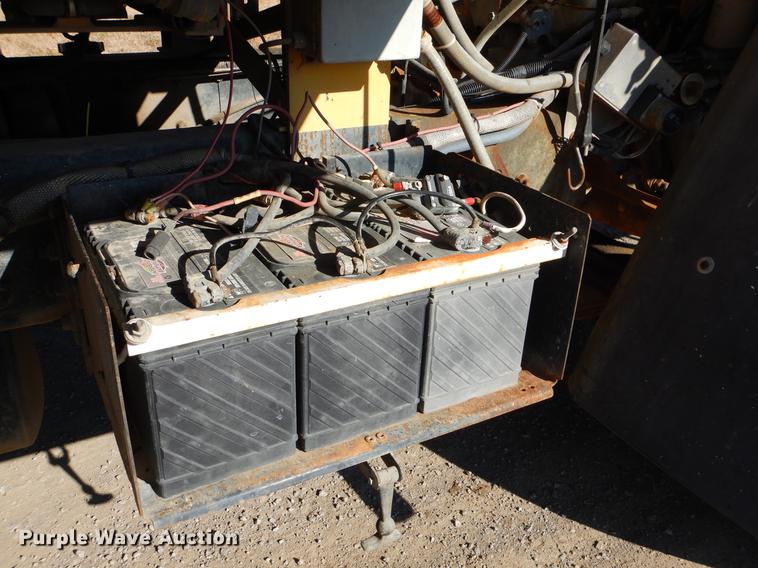 image for item ER9320 1992 Ford CF7000 road striper truck