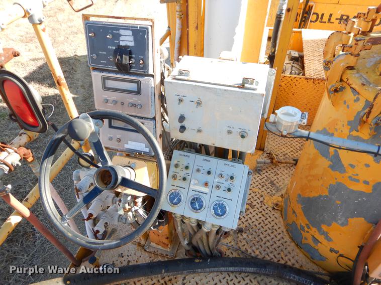 image for item ER9320 1992 Ford CF7000 road striper truck