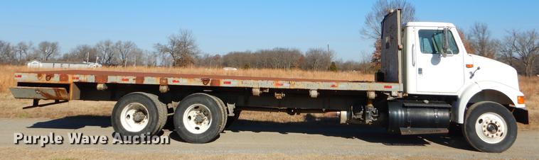 image for item ER9321 1998 International 8100 flatbed truck