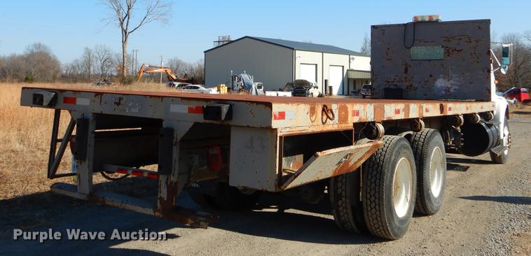 image for item ER9321 1998 International 8100 flatbed truck