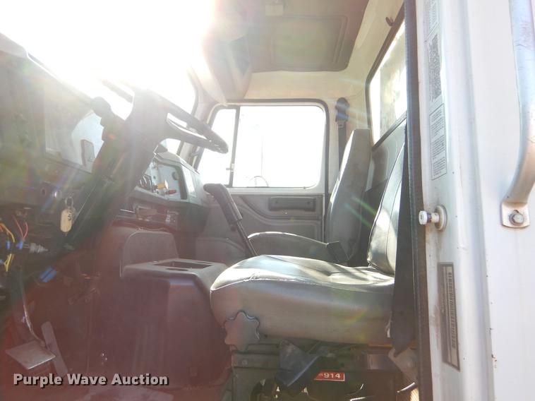 image for item ER9321 1998 International 8100 flatbed truck