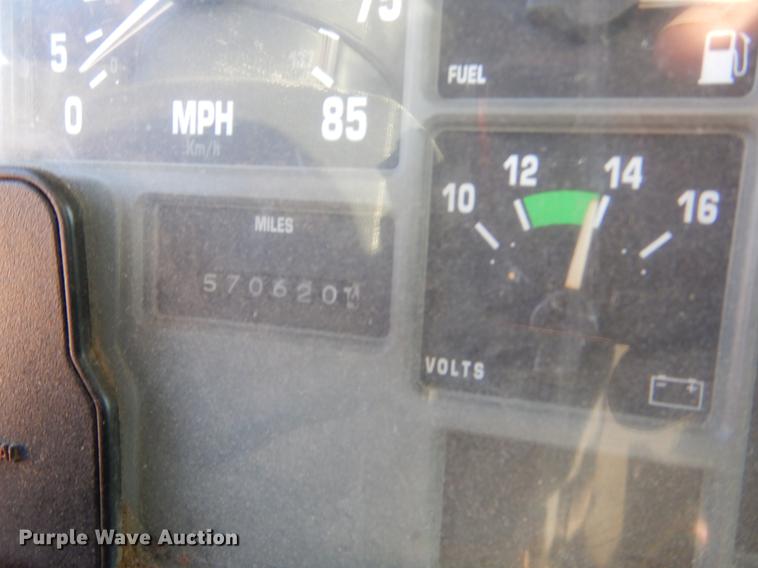 image for item ER9321 1998 International 8100 flatbed truck