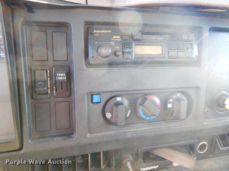 image for item ER9321 1998 International 8100 flatbed truck