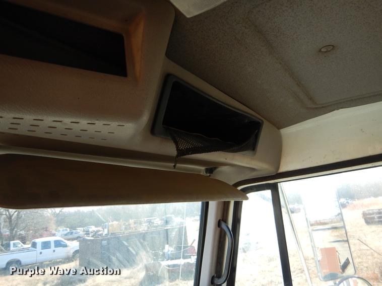 image for item ER9321 1998 International 8100 flatbed truck