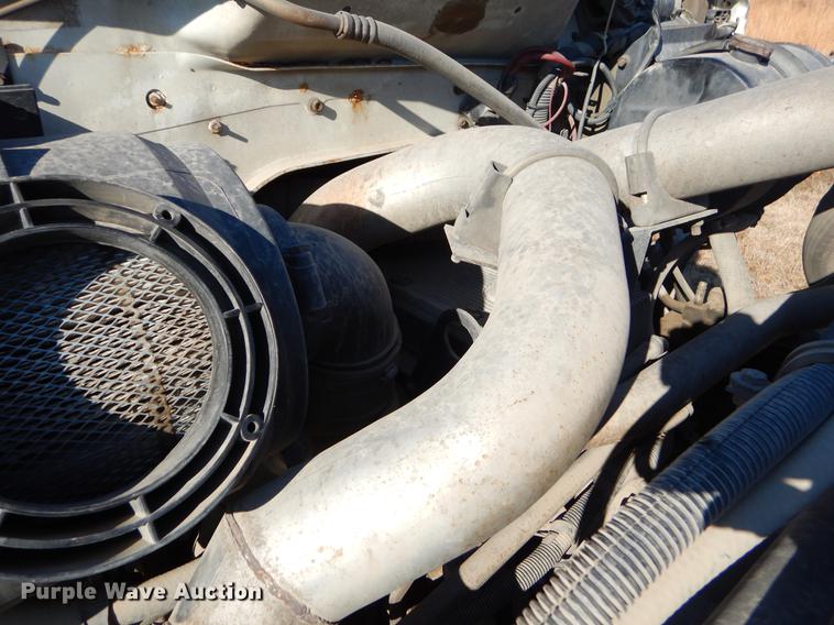 image for item ER9321 1998 International 8100 flatbed truck