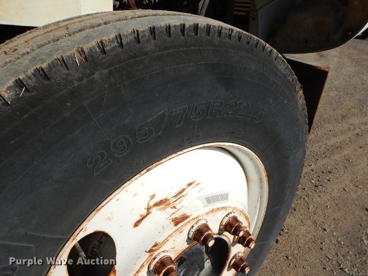 image for item ER9321 1998 International 8100 flatbed truck