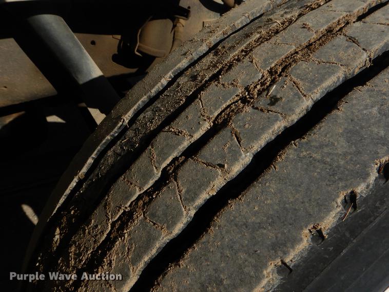 image for item ER9321 1998 International 8100 flatbed truck