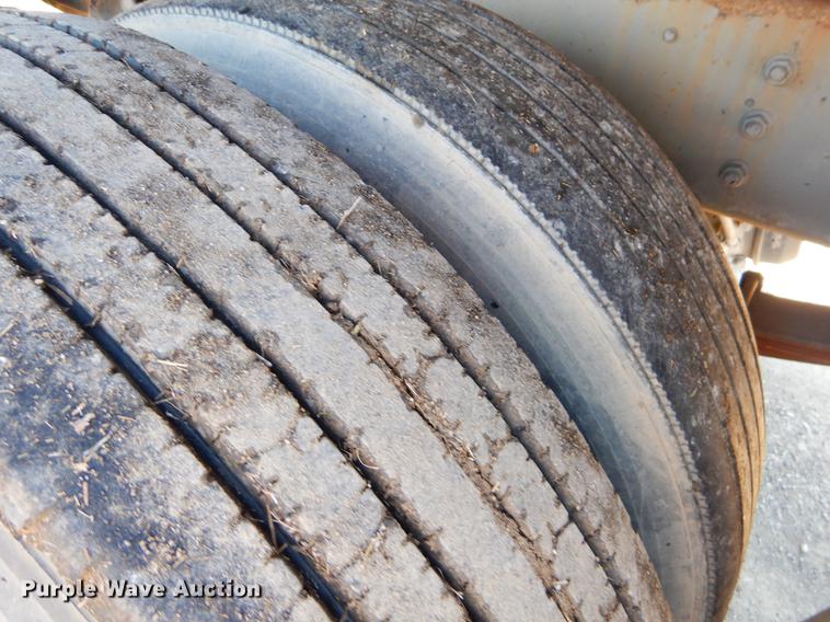 image for item ER9321 1998 International 8100 flatbed truck