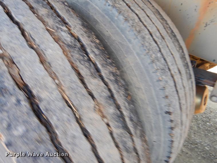 image for item ER9321 1998 International 8100 flatbed truck